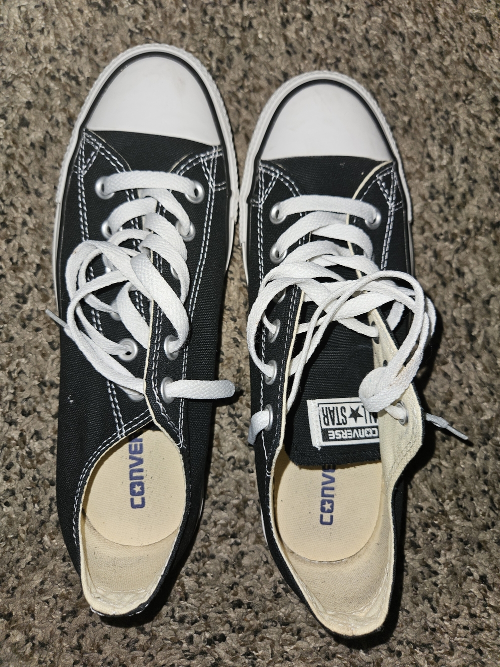 Converse Chuck Taylor Low Top Sneakers - Black